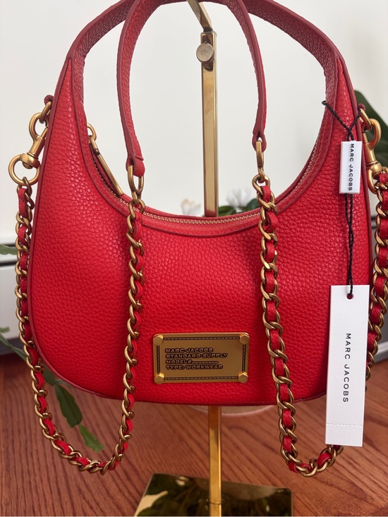 Marc Jacobs Handbags - NWT Marc Jacobs Red Leather Crescent Bag